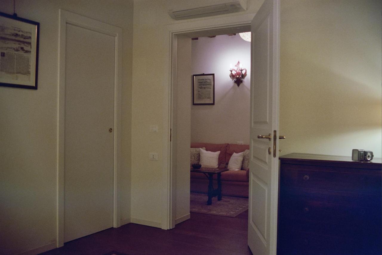 Ferienwohnung Al Pozzo Dei Scoacamini, 100 M From San Marco, Ground Floor Venedig Exterior foto
