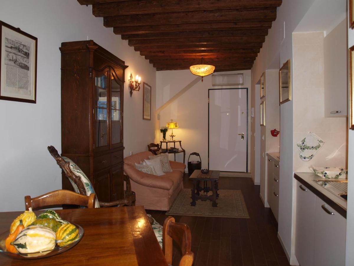 Ferienwohnung Al Pozzo Dei Scoacamini, 100 M From San Marco, Ground Floor Venedig Exterior foto